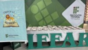 Tarde de formação e encantamento marca lançamento de obras literárias produzidas por estudantes do IFFar Panambi Click to enlarge image IMG_8950.JPG