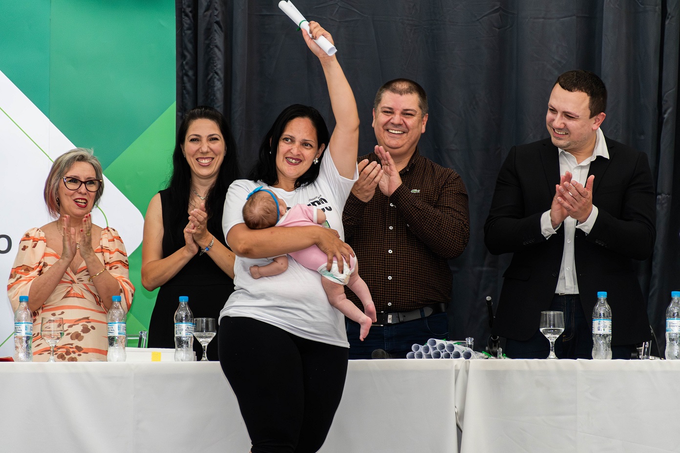 Aluna da EMEF Diácono João Luiz Pozzobon curso de Horticultura Urbana