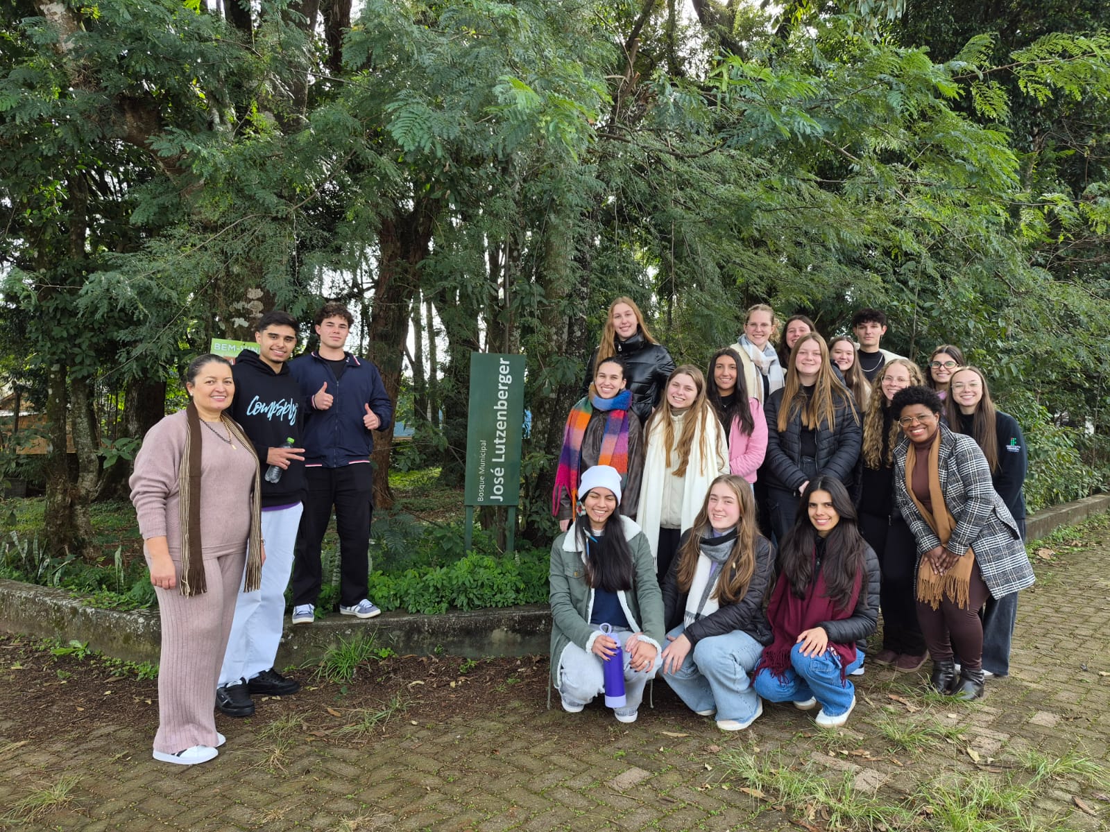 Alunos do Técnico em Adm no Bosque municipal
