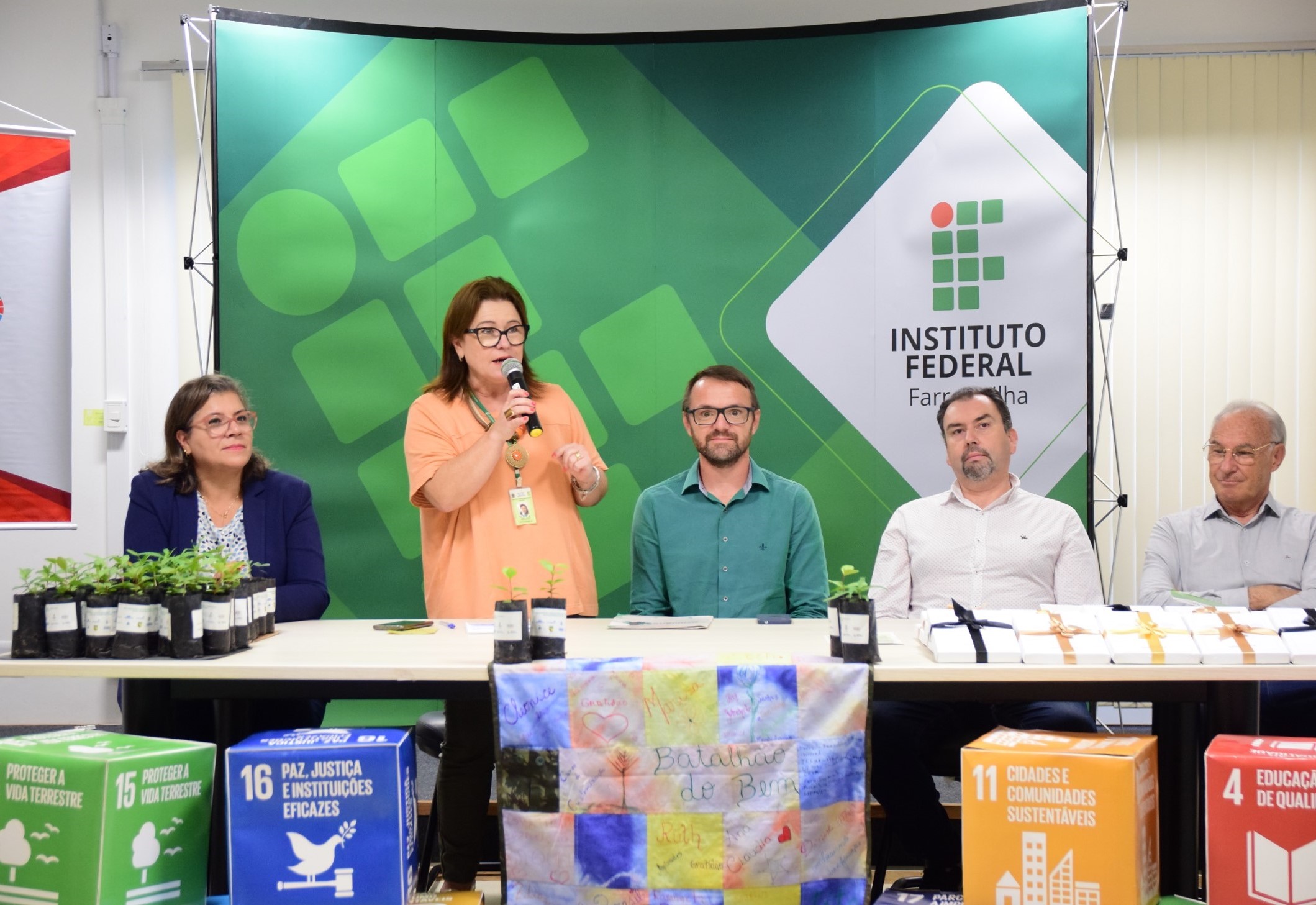 Mesa de Abertura da Solenidade de Certificação