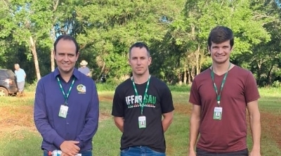 Servidores do IFFar participam de Dia de Campo no IRDeR e de reunião do Comitê Gestor da Rede Leite