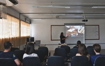 Estudantes participam de oficina sobre cinema & memória