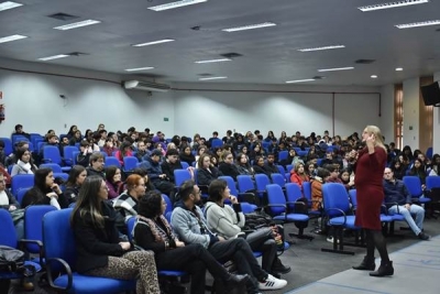 Palestra promove reflexões sobre avanços e desafios LGBTQIAPN+