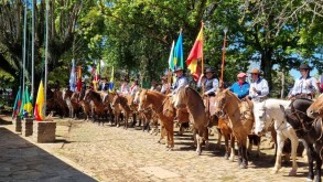 Campus Júlio de Castilhos celebra a cultura gaúcha com Chama Crioula, I Paleta IFFar e Mateada Campus Júlio de Castilhos celebra a cultura gaúcha com Chama Crioula, I Paleta IFFar…