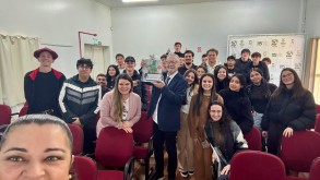IFFar Campus Jaguari promove palestra sobre vícios, adicções e compulsões para estudantes dos cursos técnicos integrados. IFFar Campus Jaguari promove palestra sobre vícios, adicções e compulsões para…